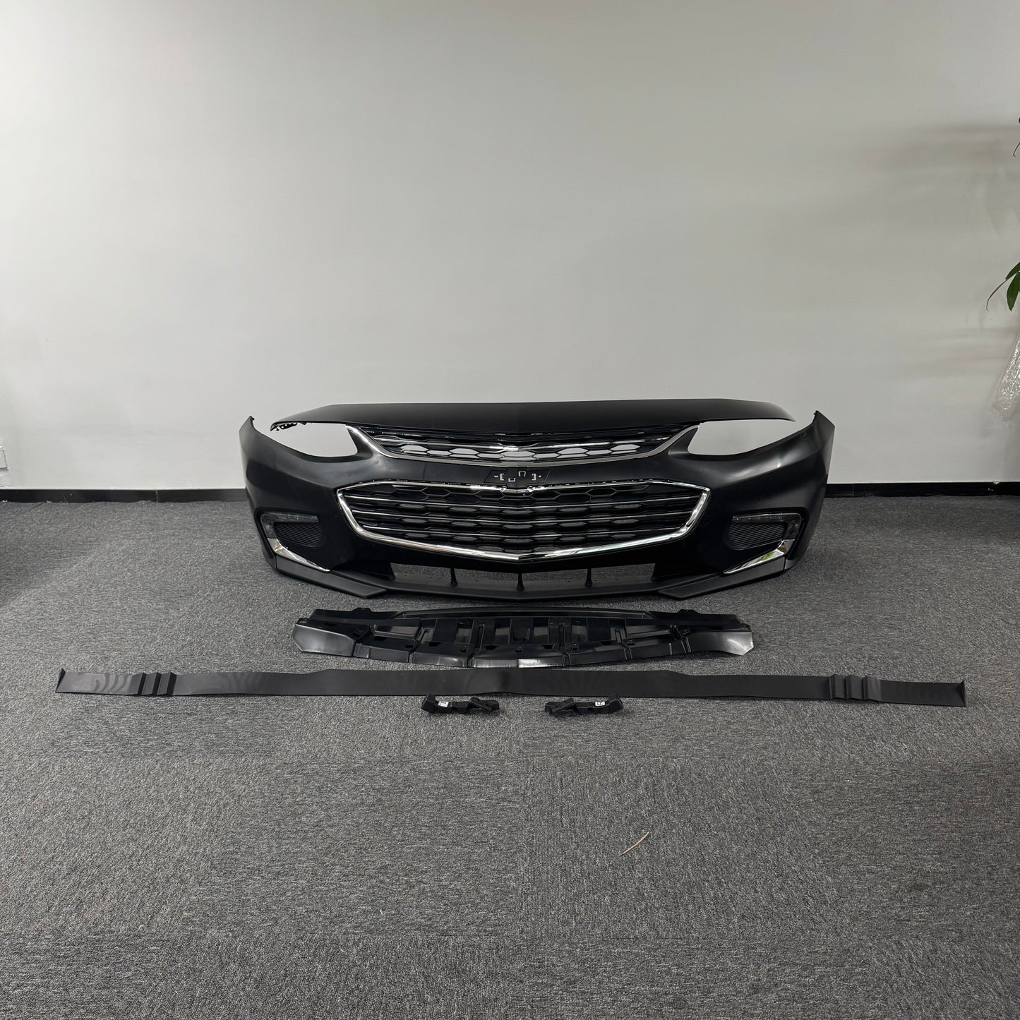 For 2016-2018 Chevy Malibu Cover With Valance Grille Fog Light Trim Front Bumper set