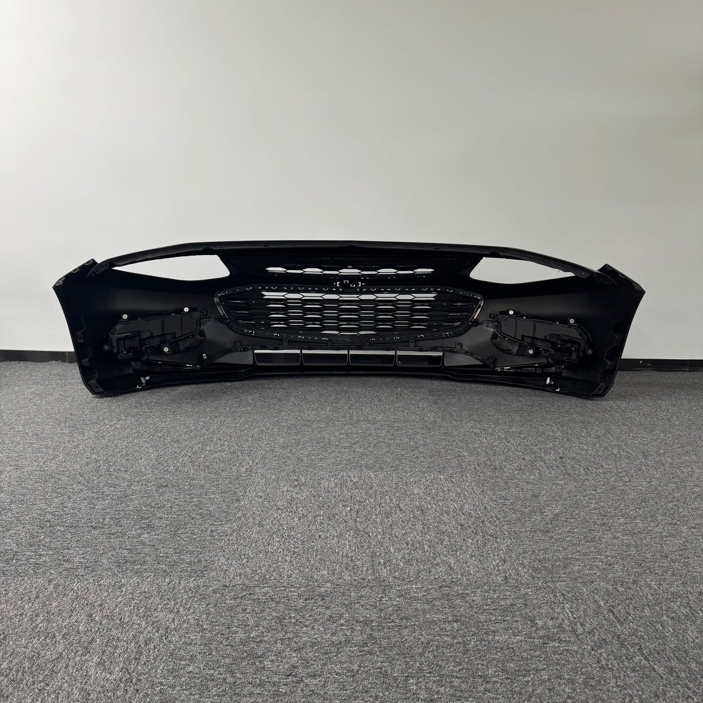 For 2016-2018 Chevy Malibu Cover With Valance Grille Fog Light Trim Front Bumper set